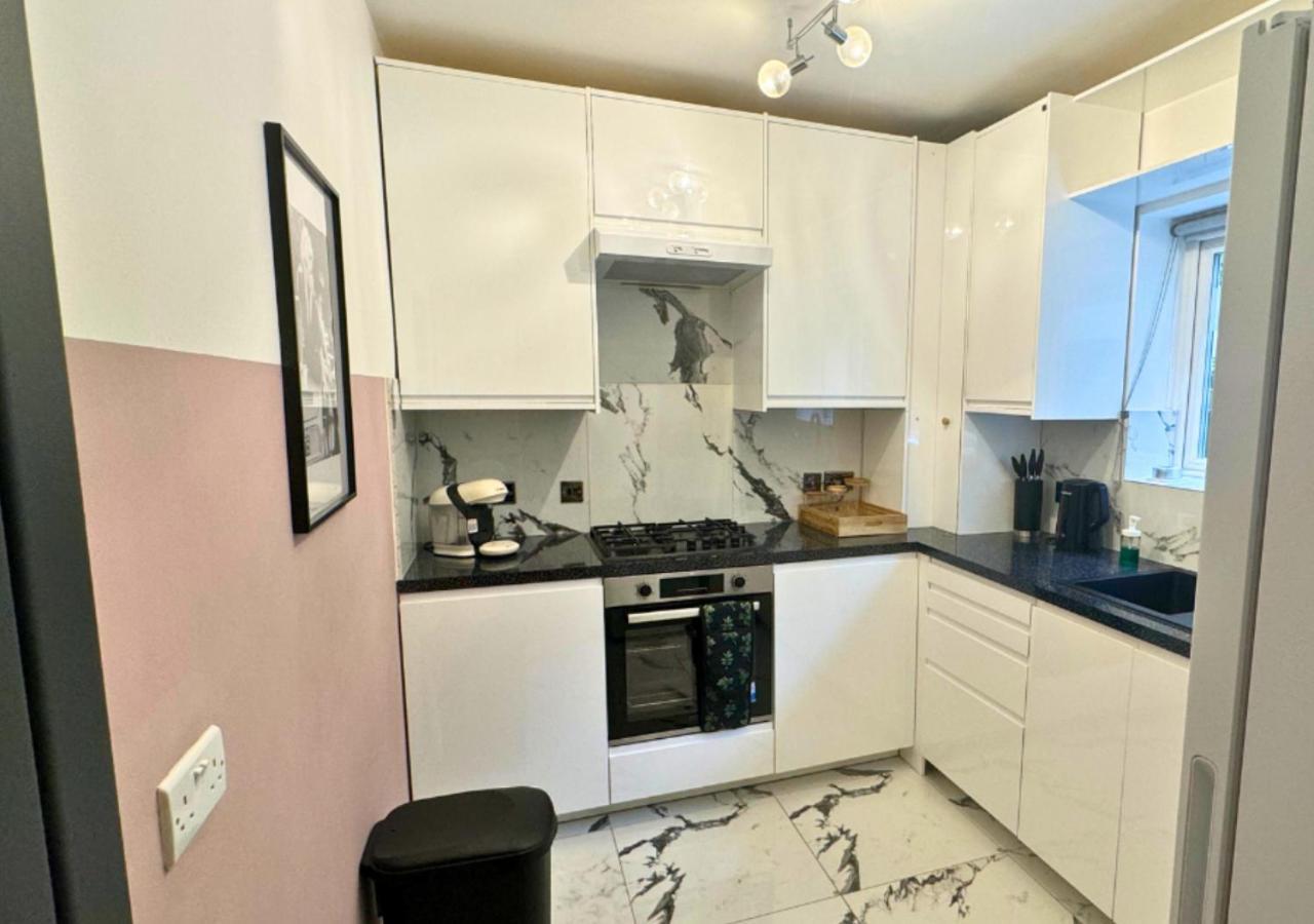 Apartamento Luxe Short - Sleeps 6 - Putney - Roehampton - Free Parking Londres