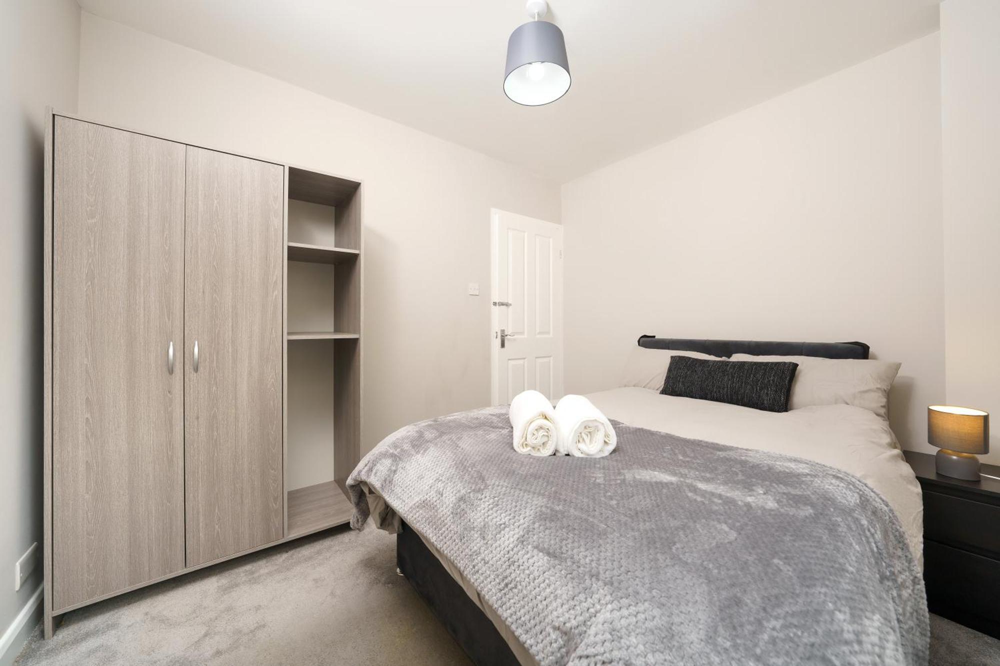 Apartamento Cozy 2-Bed Garden Flat, With Free Private Parking, Wembley *