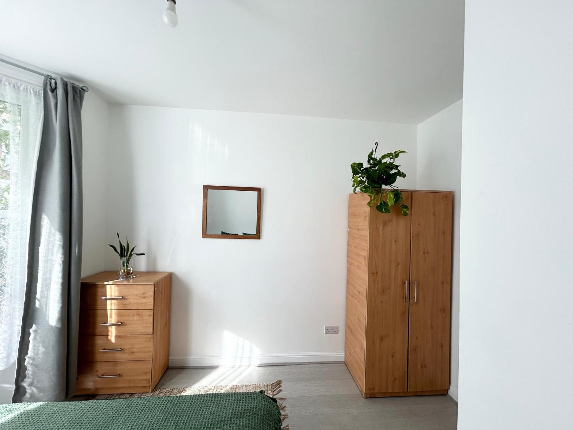 Serviced Near Tottenham Hotspurs Football Stadium Great For Contractors London