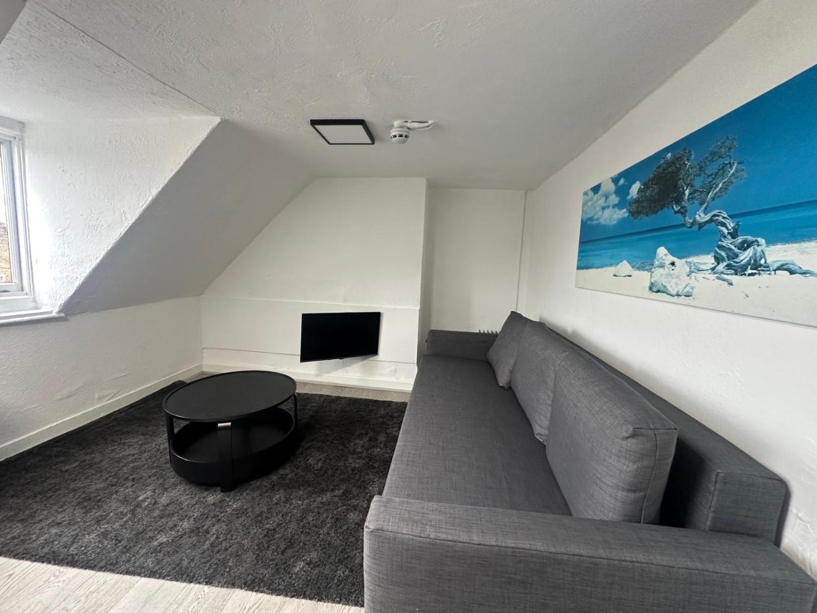 New One Bedroom In Chiswick Apartment