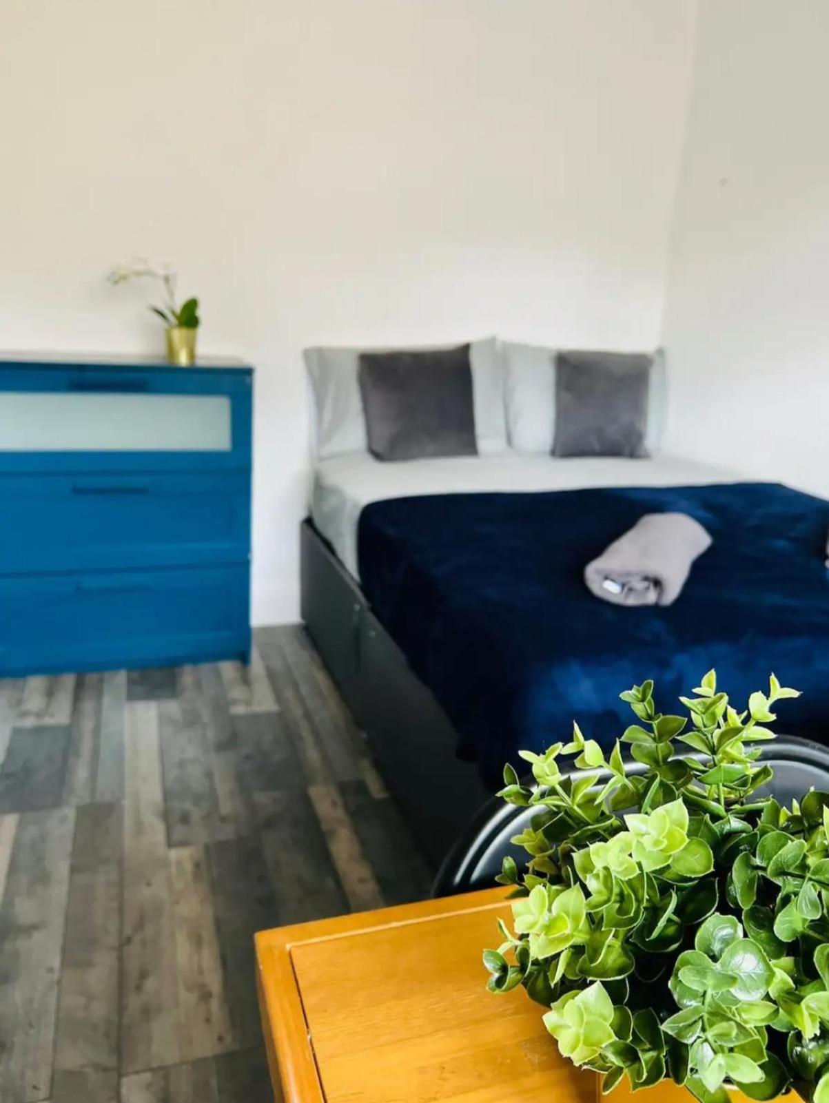 Tower Bridge Family Flats Apartment London