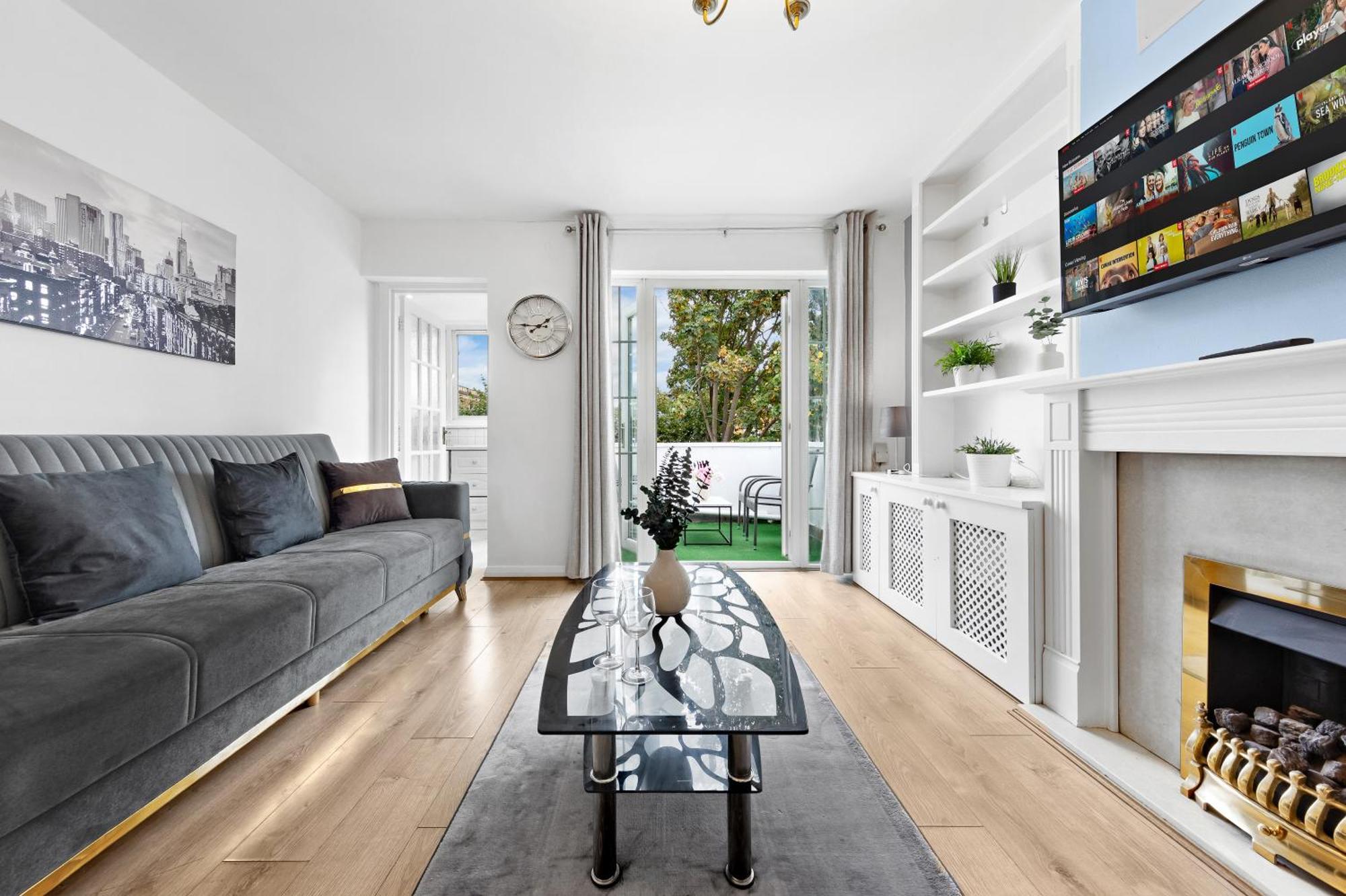 Leilighet Newly Renovated Kensington 2 Bedroom With Balcony Near Harrods Sleeps 6, 2 Min Walk From Station *