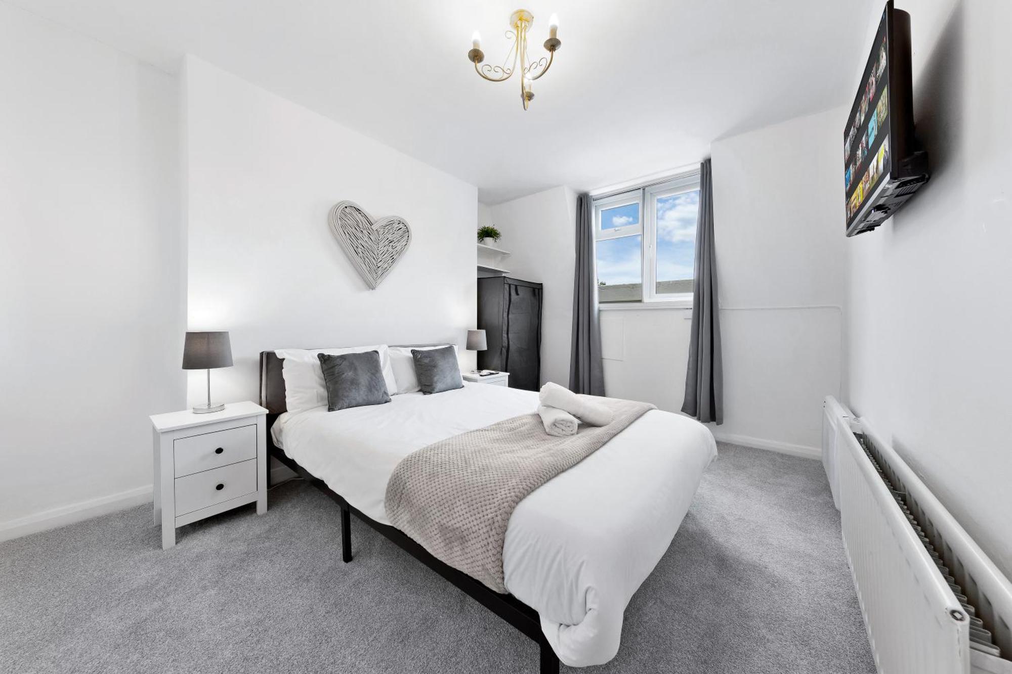 Leilighet Newly Renovated Kensington 2 Bedroom With Balcony Near Harrods Sleeps 6, 2 Min Walk From Station