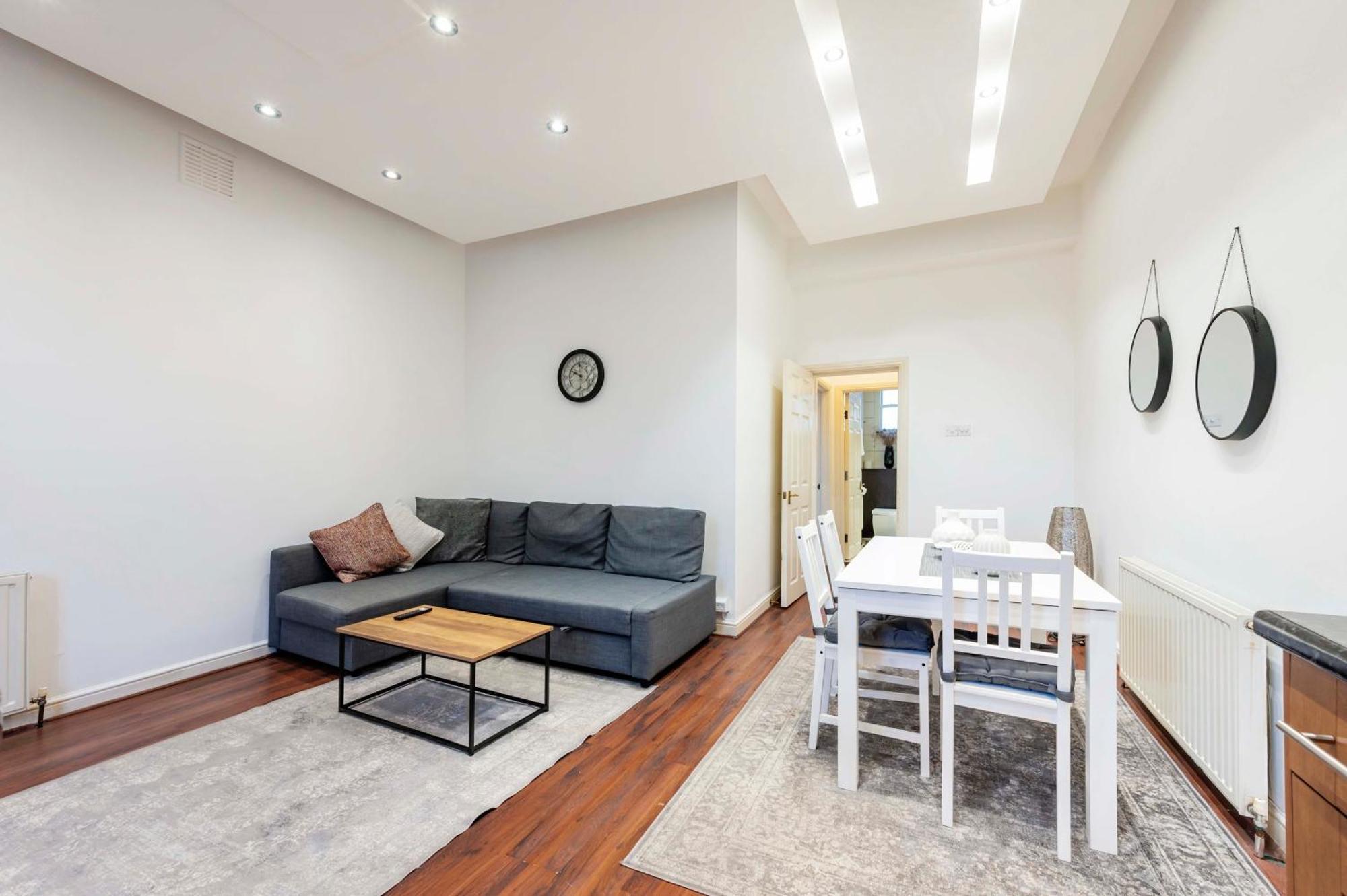 Bright&spacious Flat London