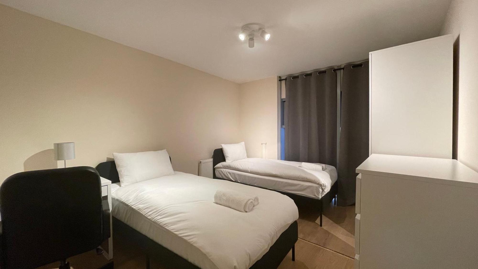 4- Bedroom , 1 Living Flat Near Emirates Stadium Apartment London