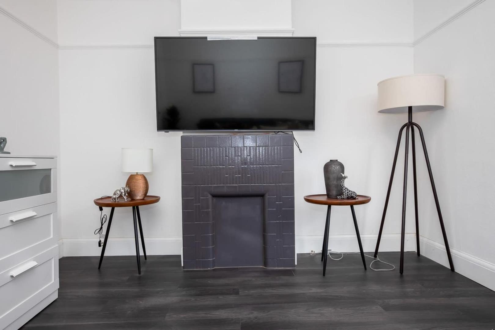 Two Modern 2 Bed In Camden Apartment London