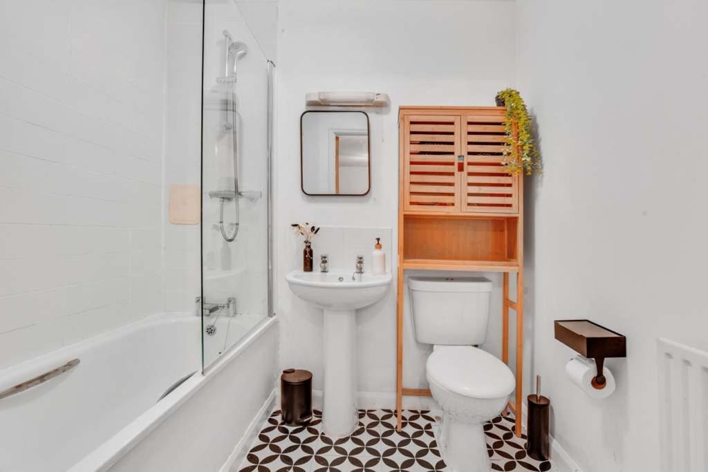 Graceful - Self Contained Spacious 2 Bed Stratford Londres