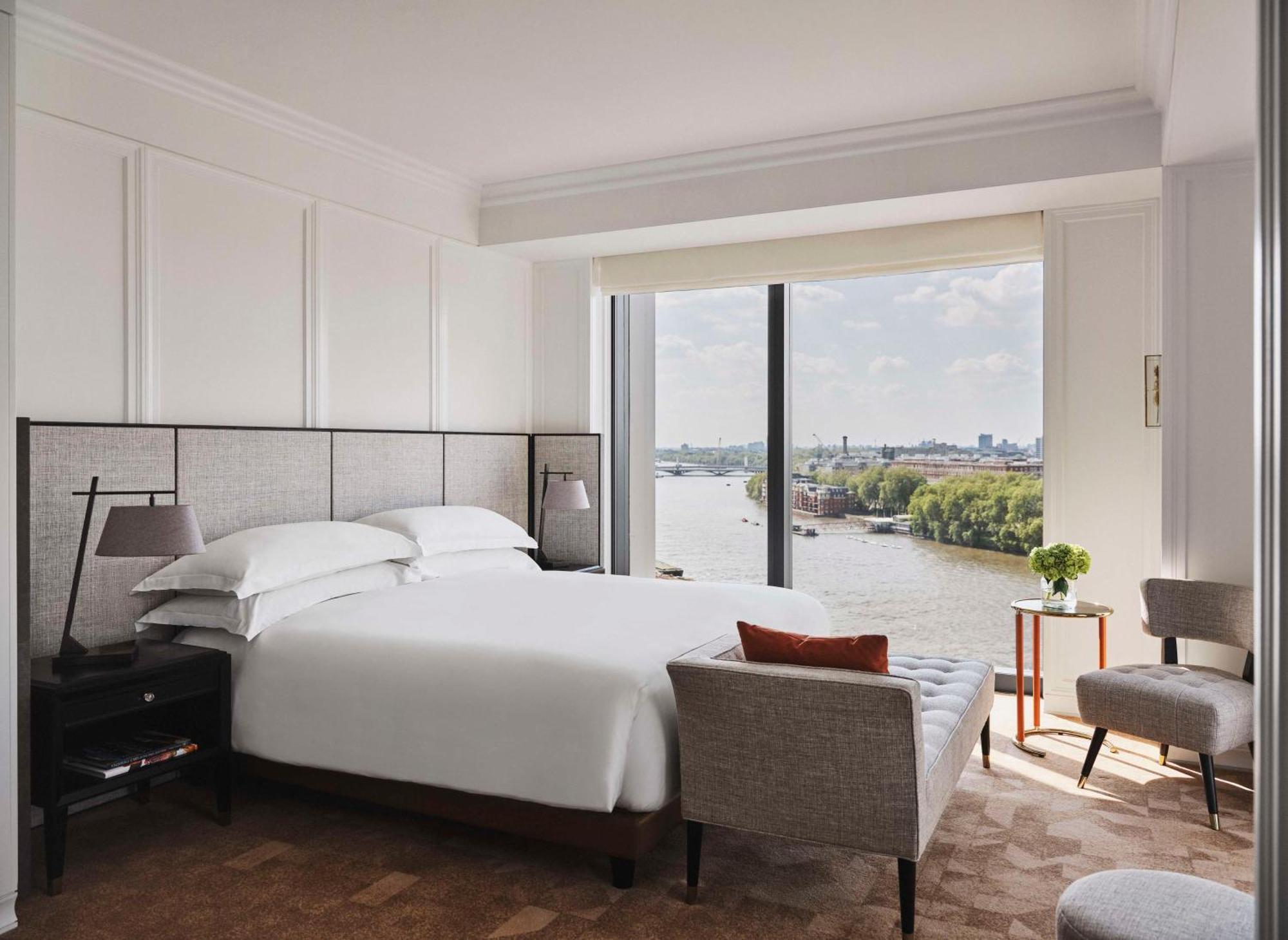 Park Hyatt River Thames Hotel