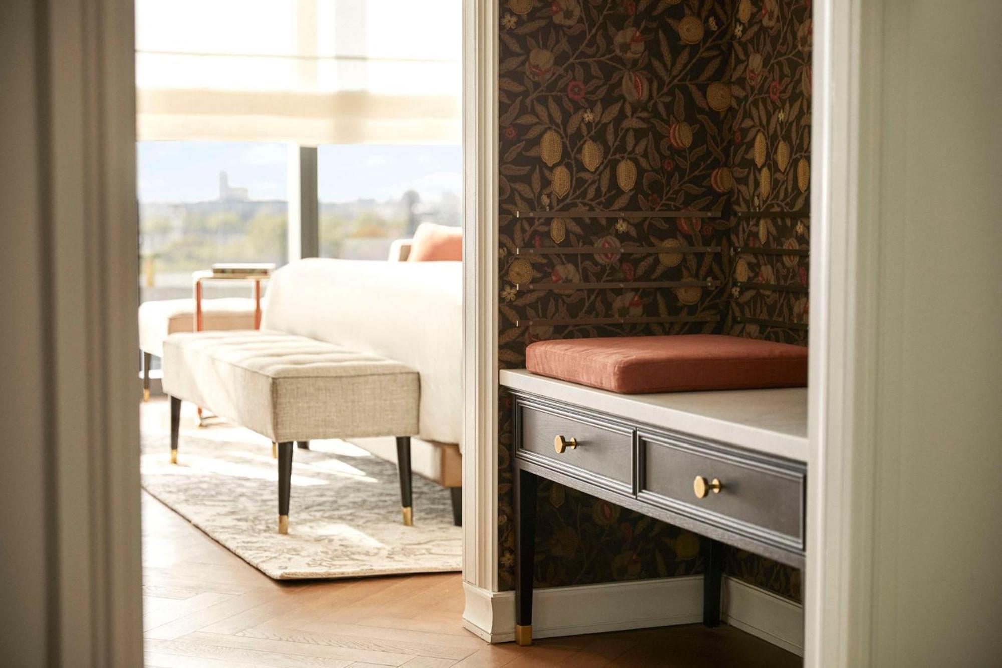 Park Hyatt River Thames Hotel 5*