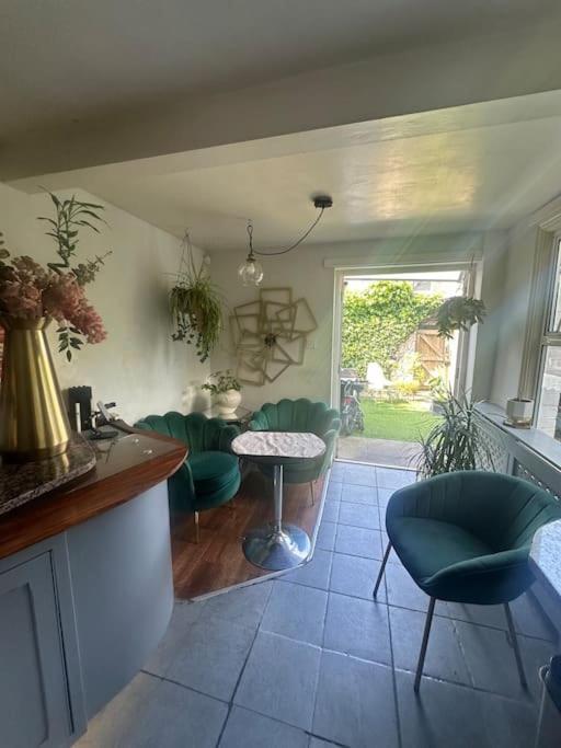 My Sky - Serviced House Well Situated Apartment London