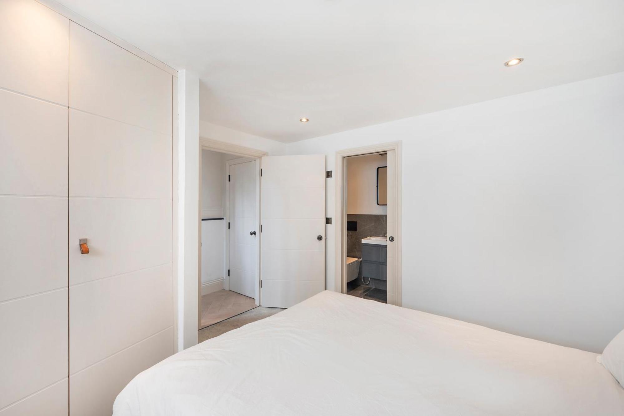 Perfect For 6 - 2 Bedroom 2 Bathroom By The Famous Hammersmith Riverside Londen