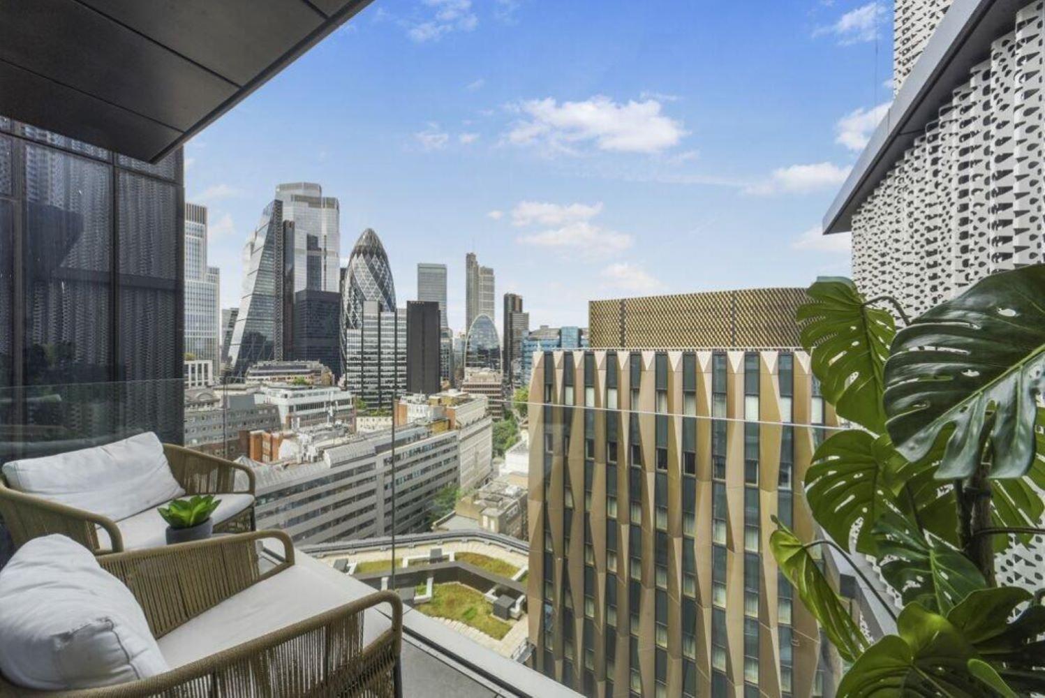 Duplex Large Luxury Penthouse Amazing Views Sleeps 8 * London