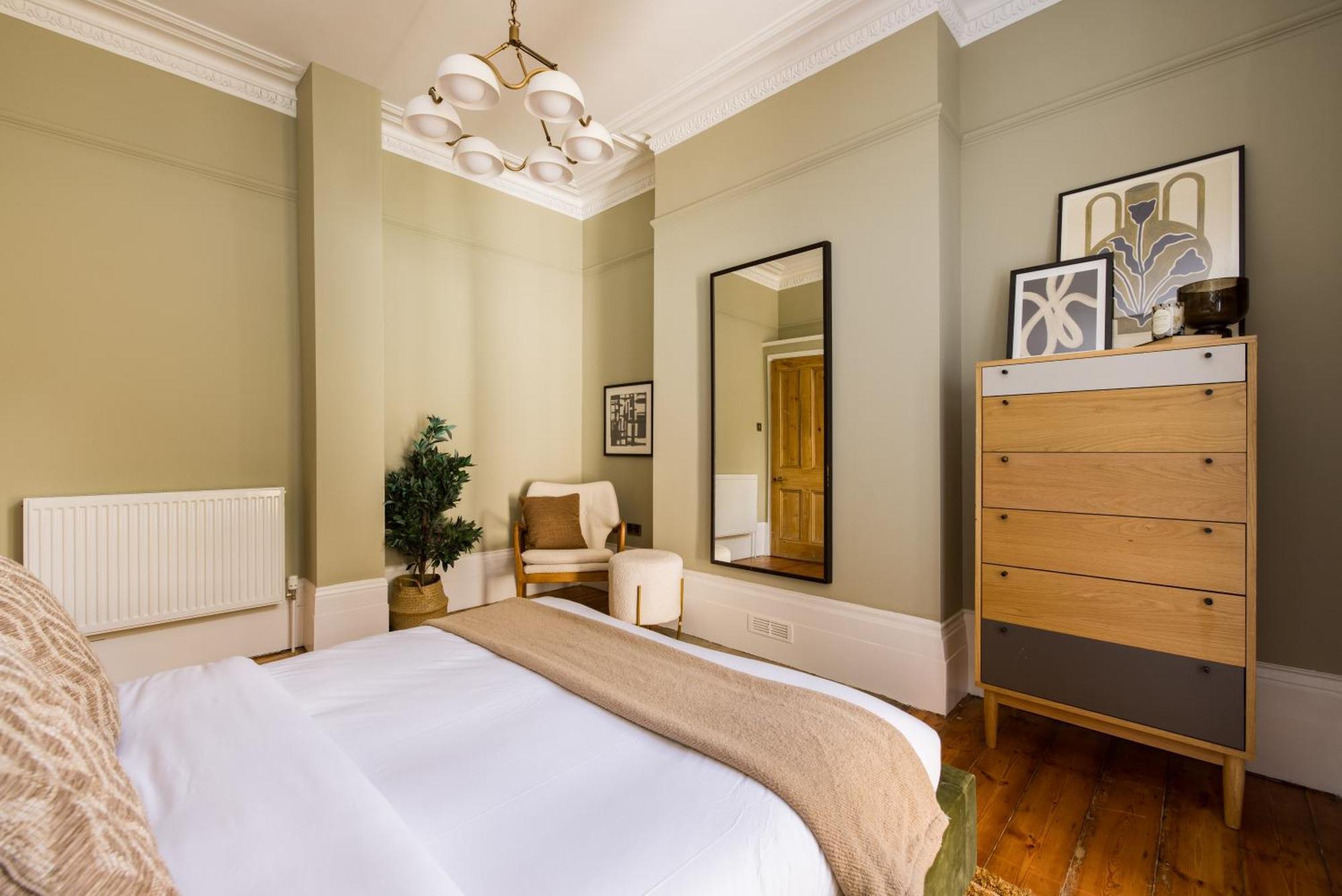 The Tyrwhitt Road Place - Lovely 2bdr Flat With Garden Apartment London