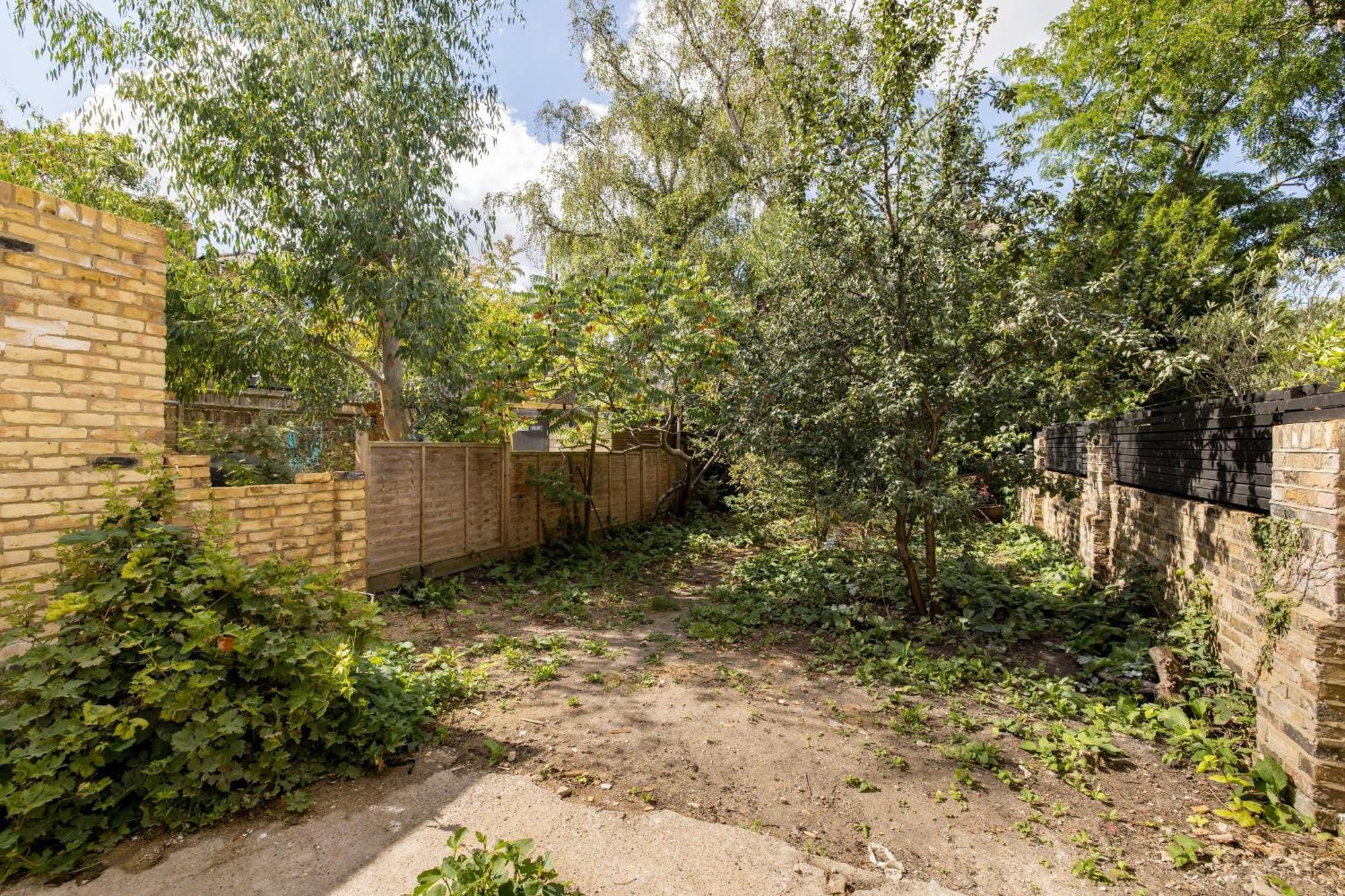 The Tyrwhitt Road Place - Lovely 2bdr Flat With Garden Apartment