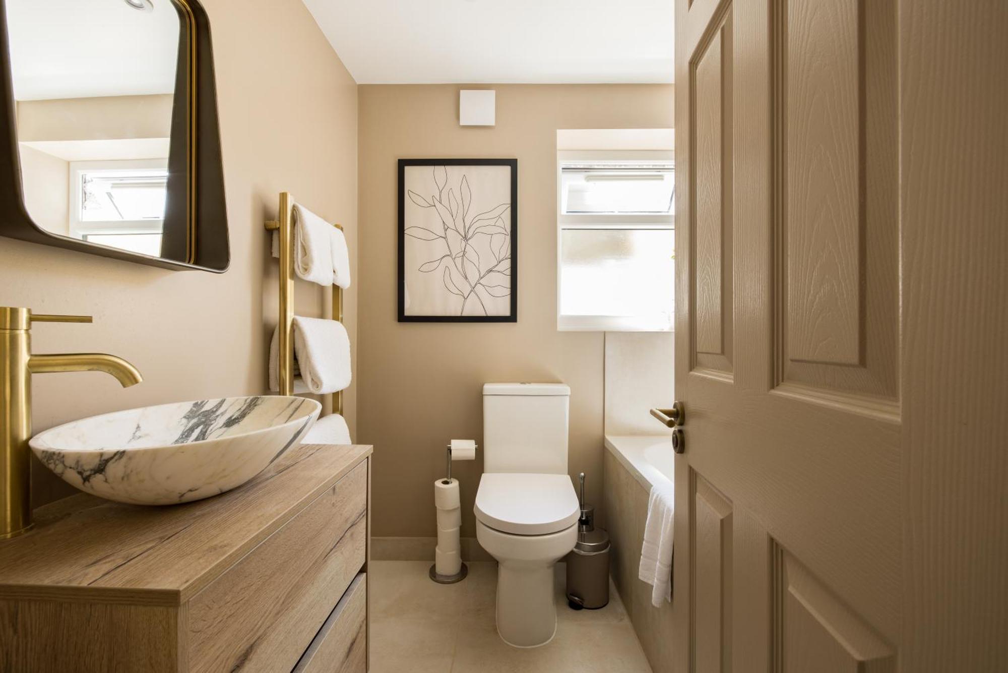 The Tyrwhitt Road Place - Lovely 2bdr Flat With Garden Apartment