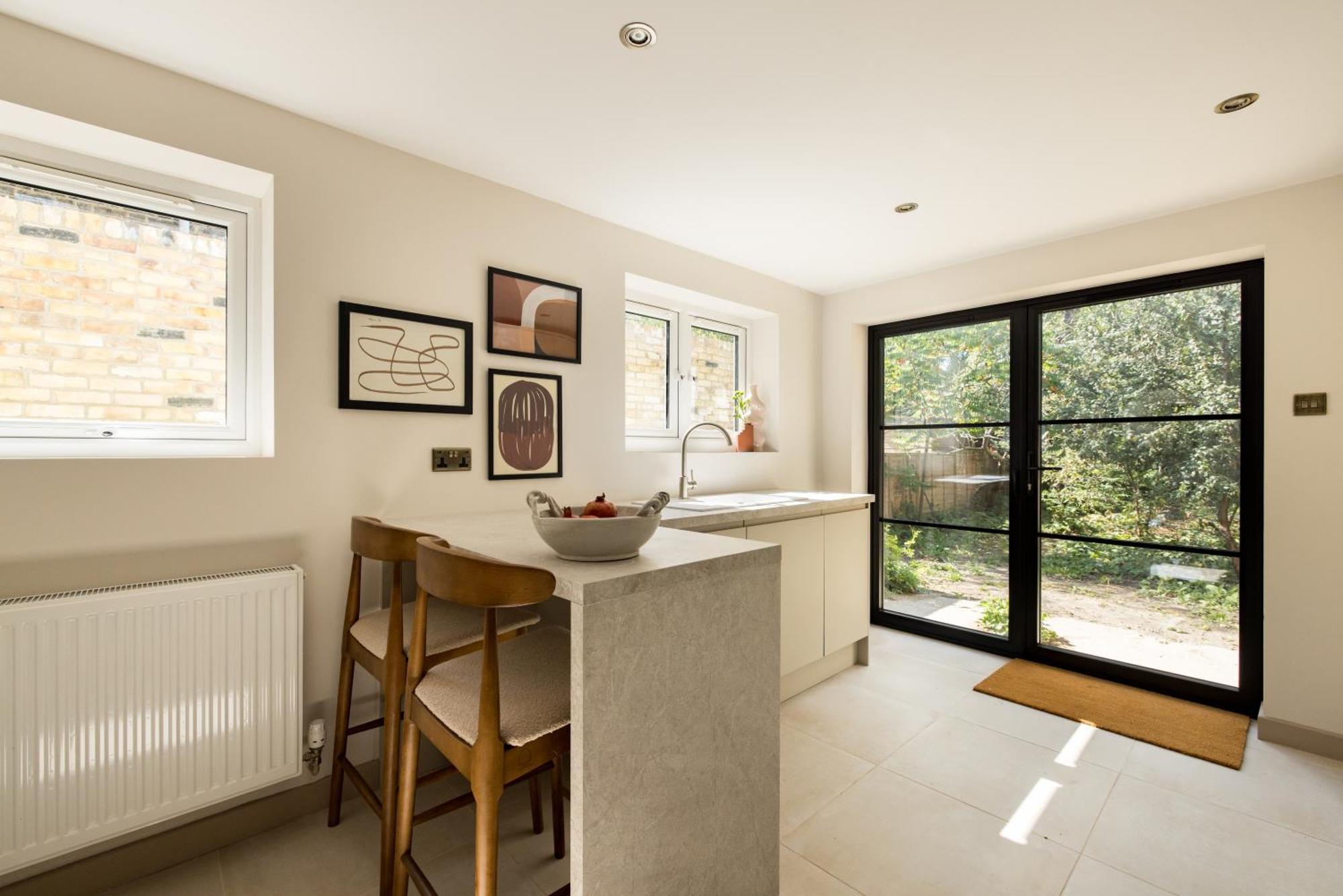The Tyrwhitt Road Place - Lovely 2bdr Flat With Garden Apartment