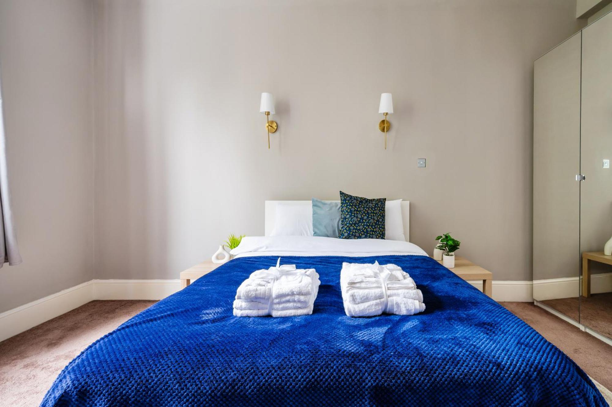 Large 1 Bedroom In Center Of 2 Apartamento *