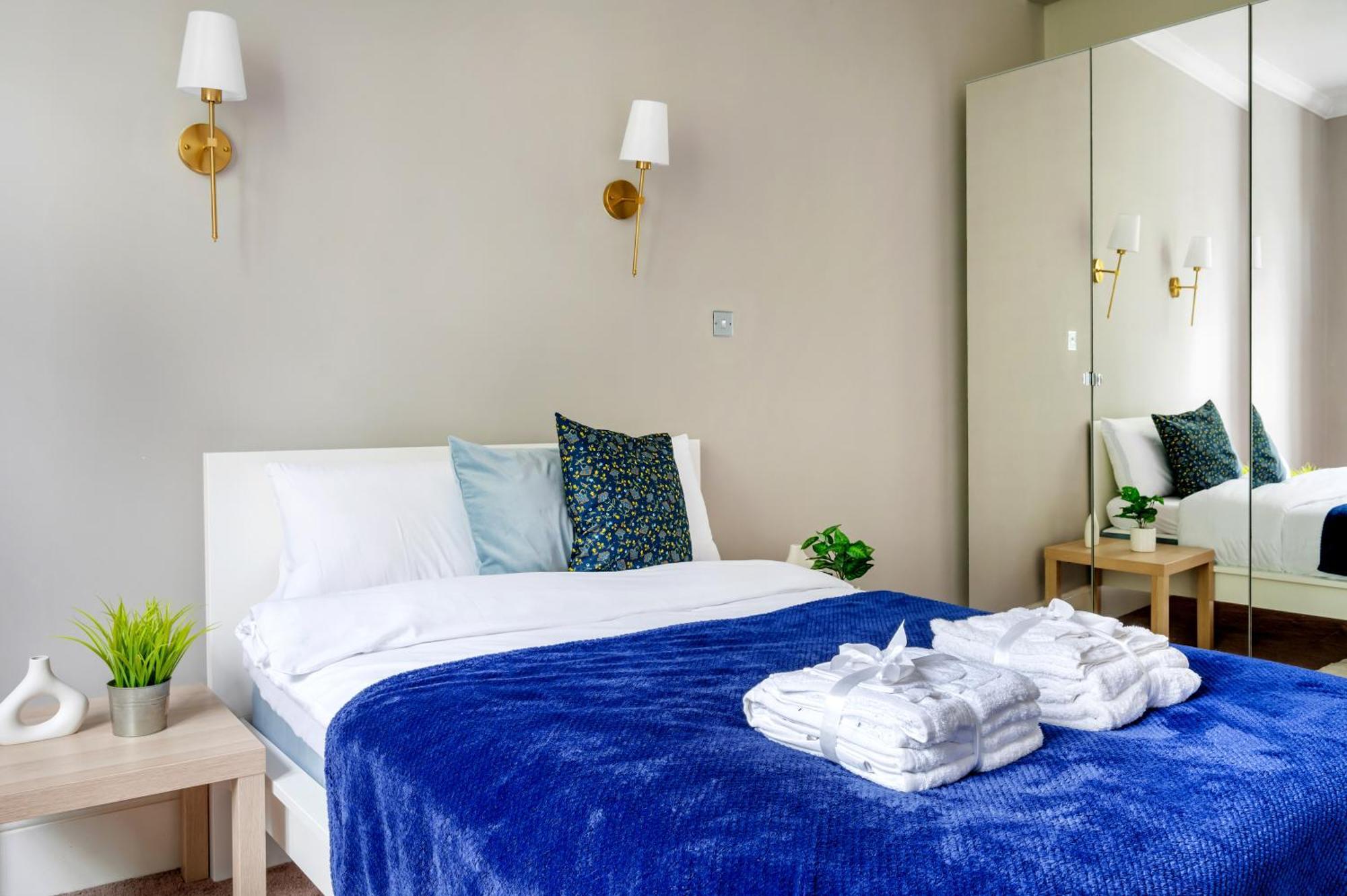 Large 1 Bedroom In Center Of 2 * Londres