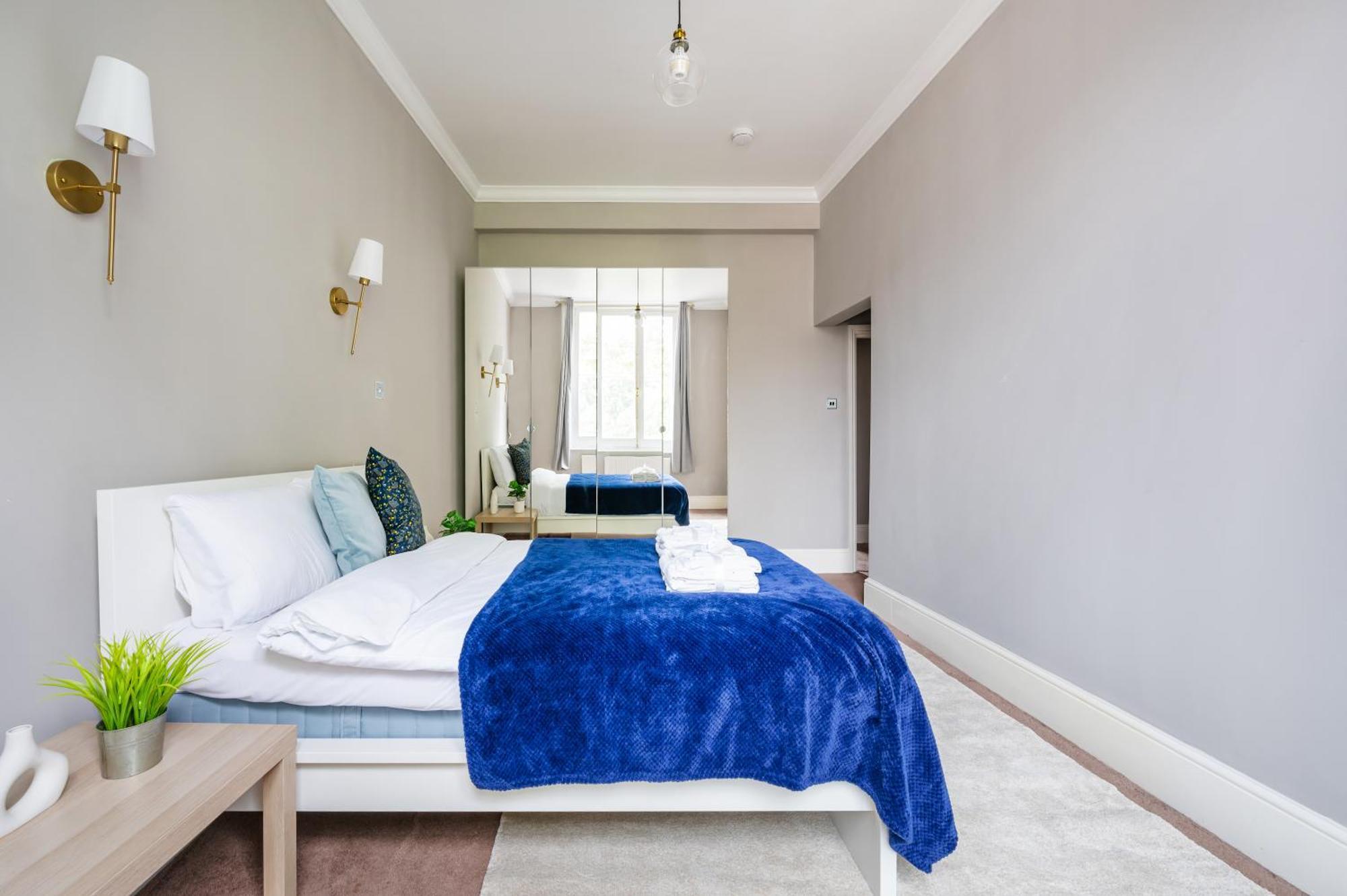 Large 1 Bedroom In Center Of 2 * Londres