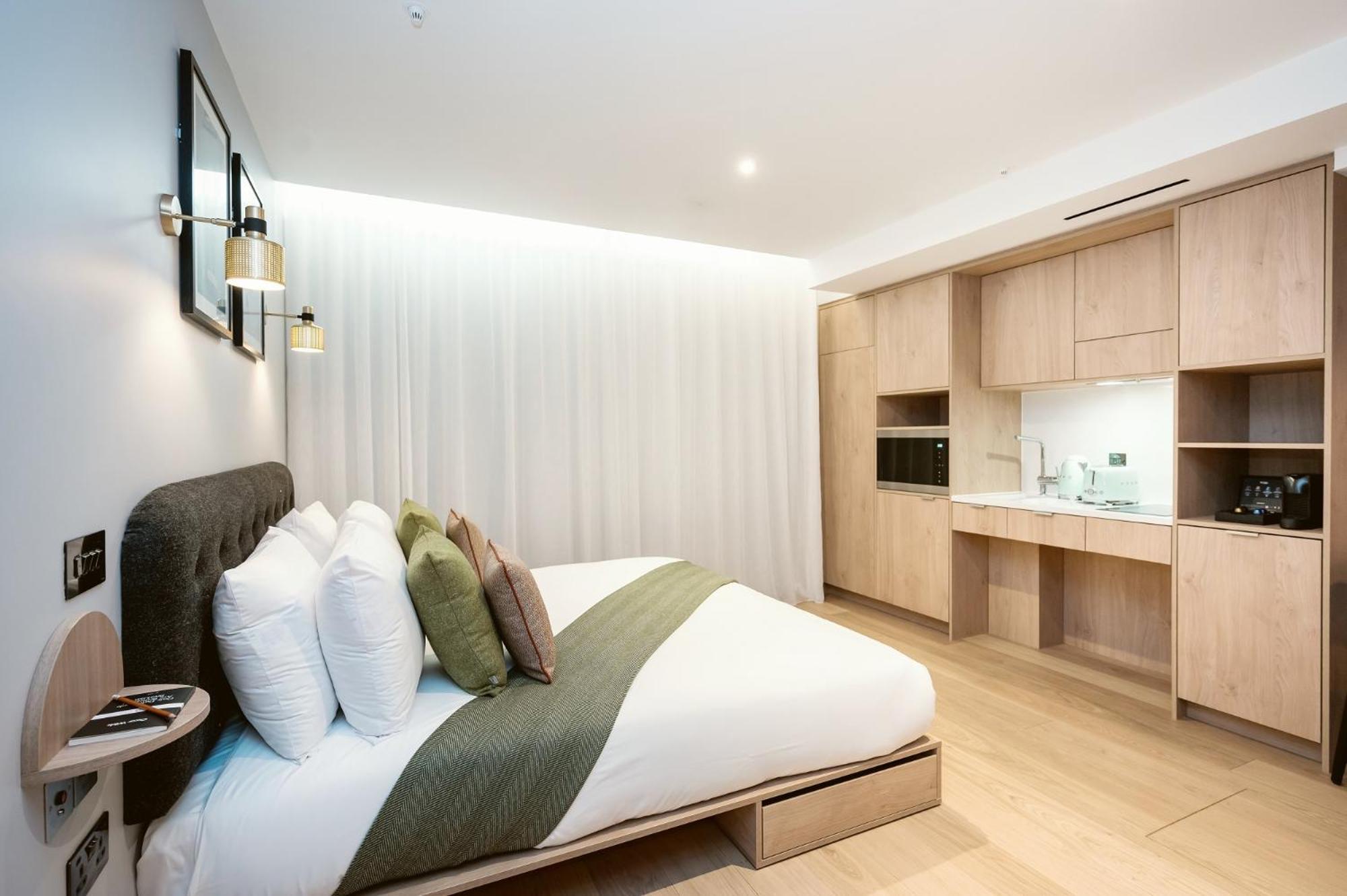 Aparthotel Wilde Liverpool Street 4*