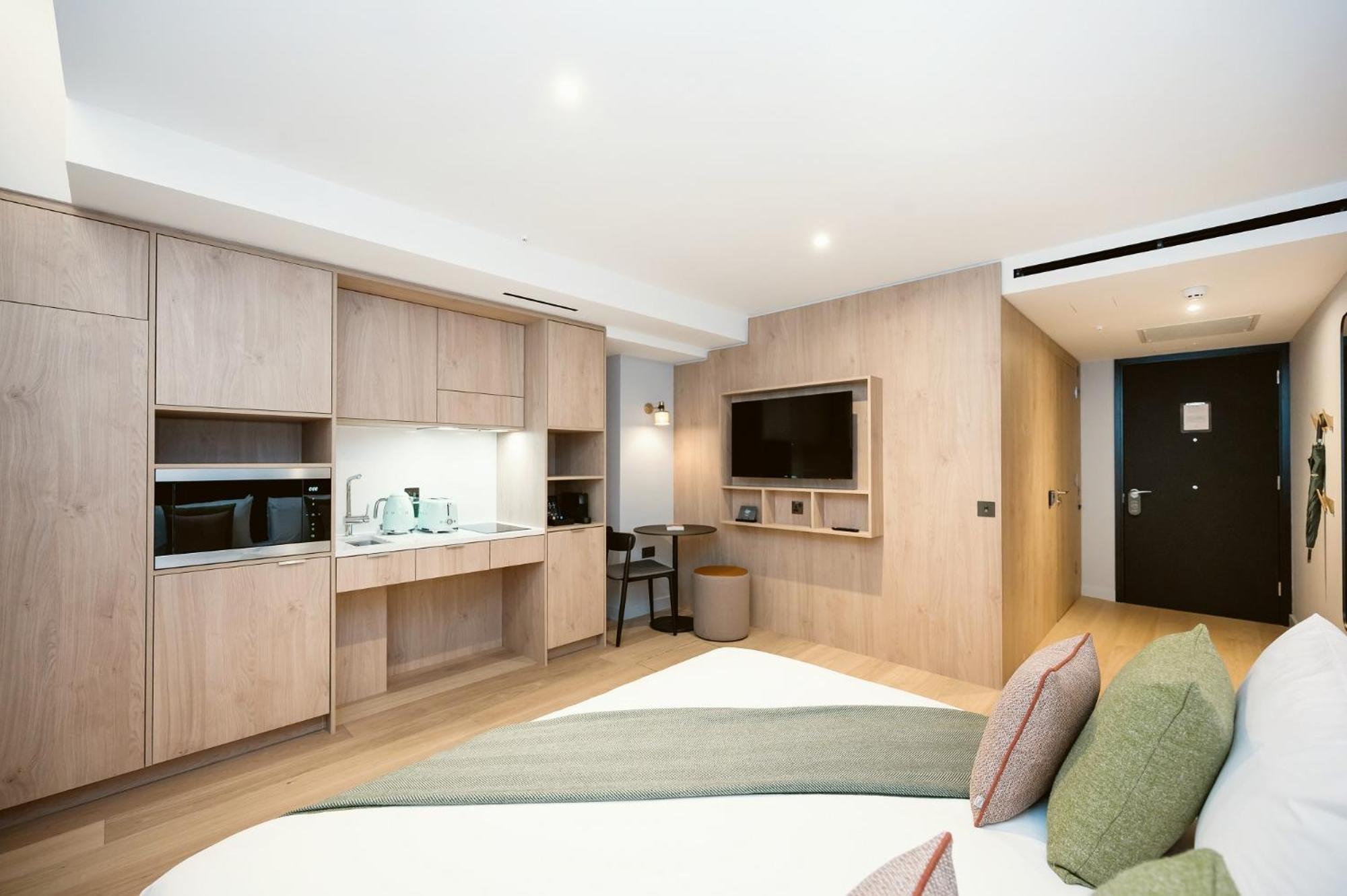 Aparthotel Wilde Liverpool Street 4*