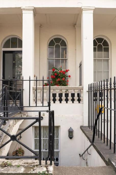 Cosy Little Venice Pied-a-terre By Morethanstays Leilighet *