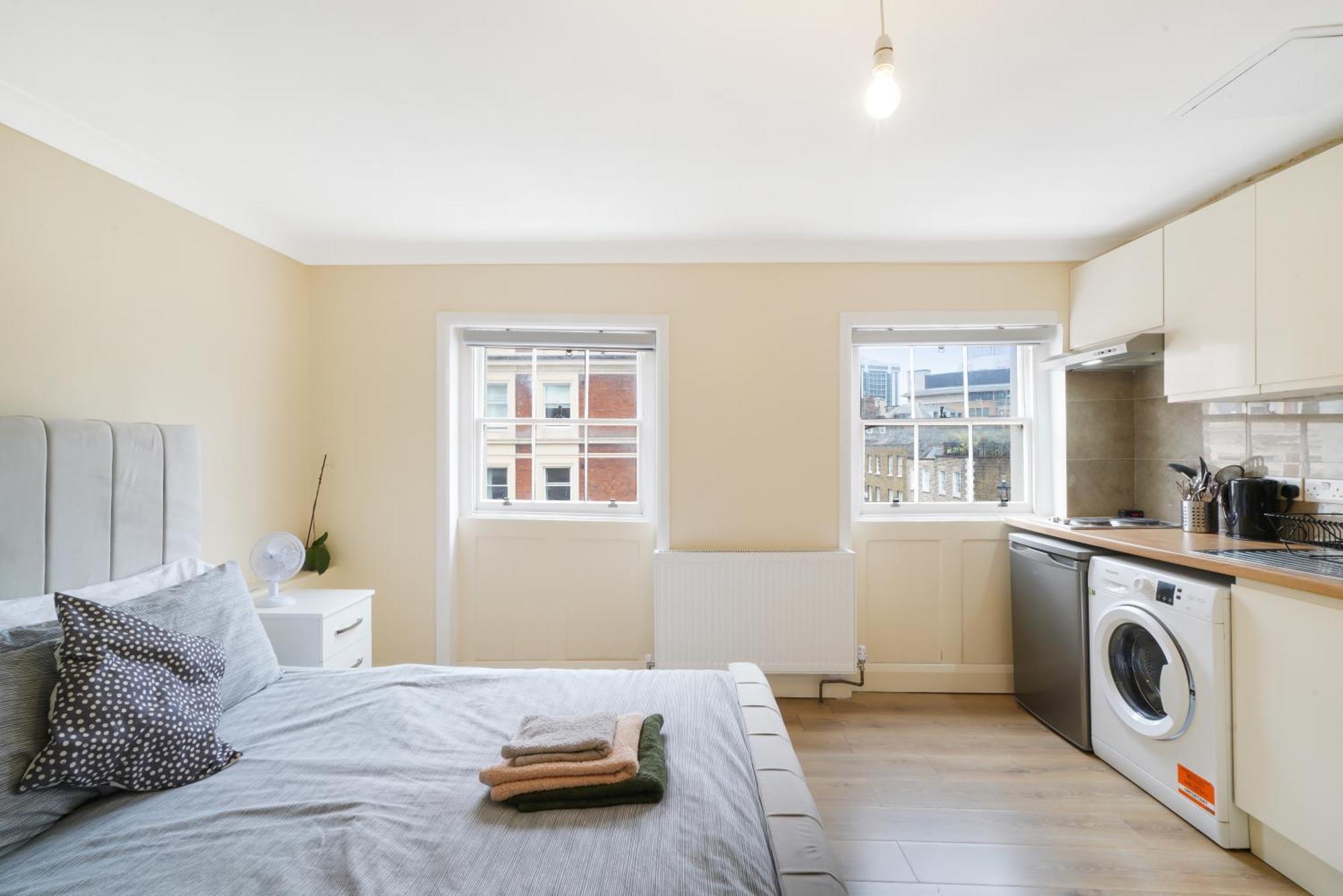 Apartment In Prime W1 London