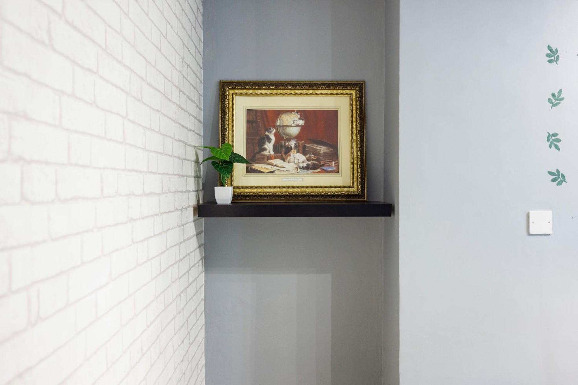 Appartement Spacious 2-bedroom With Terrace, Garden Views & Free Wifi Near Olympic Stadium Londen