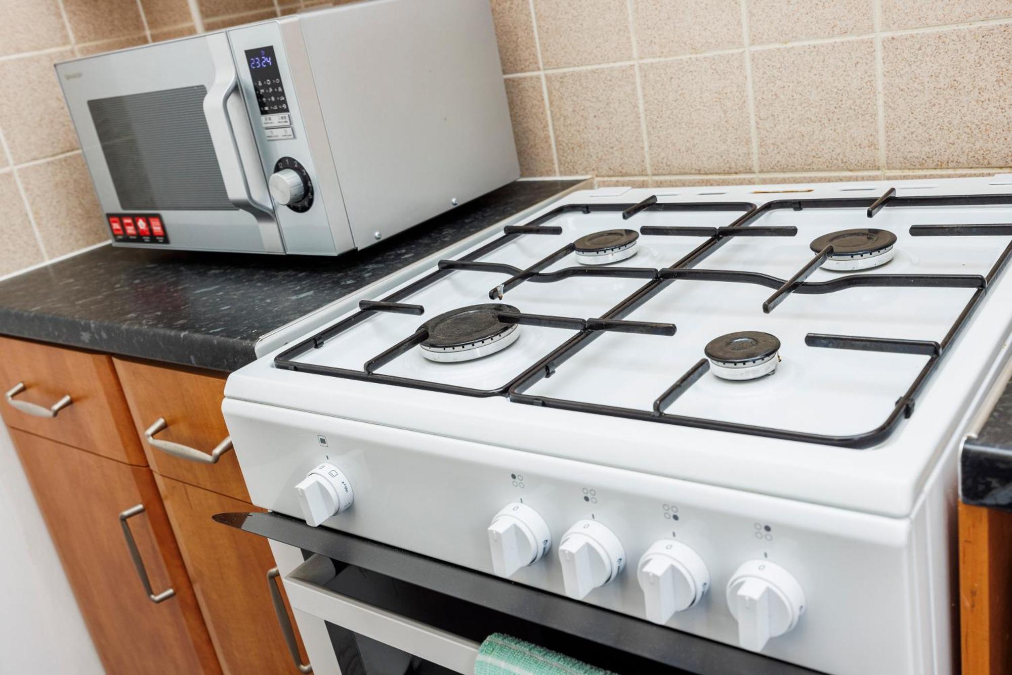 Appartement Spacious 2-bedroom With Terrace, Garden Views & Free Wifi Near Olympic Stadium