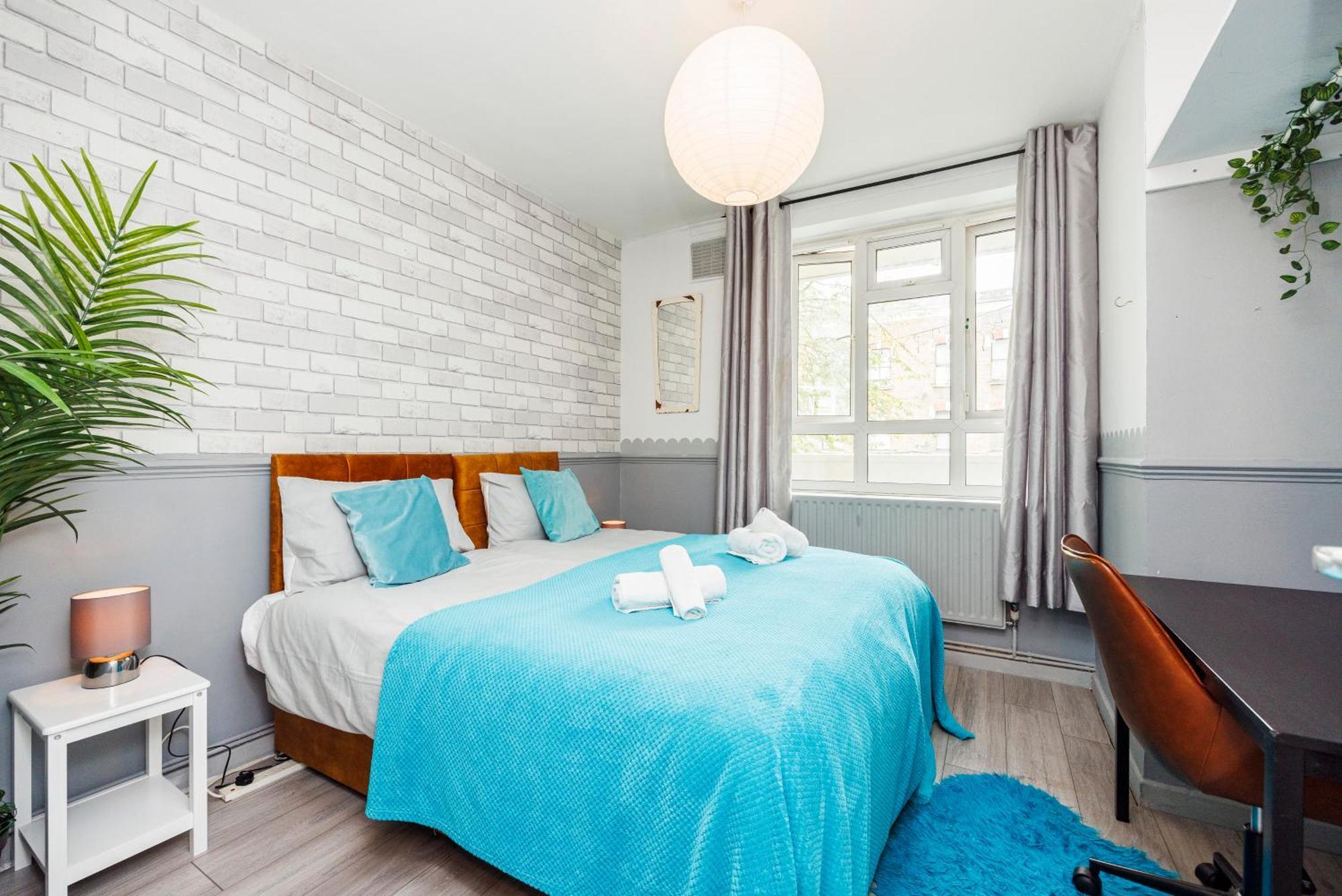 Appartement Spacious 2-bedroom With Terrace, Garden Views & Free Wifi Near Olympic Stadium *