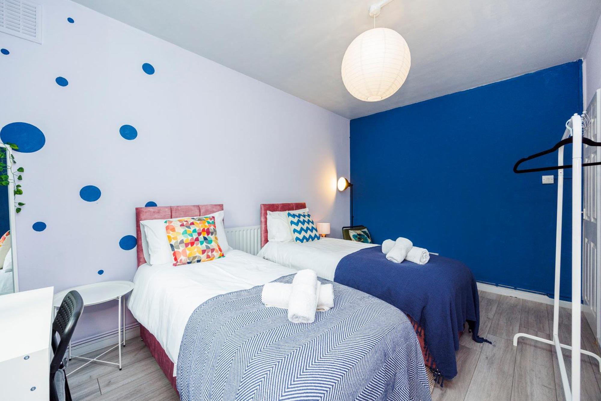Spacious 2-bedroom With Terrace, Garden Views & Free Wifi Near Olympic Stadium Appartement *
