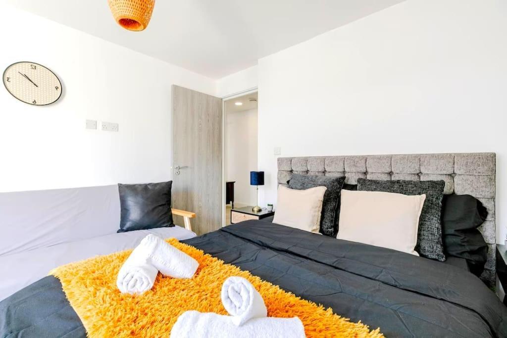 Luxury 6 Sleeps In Shoreditch Apartment London