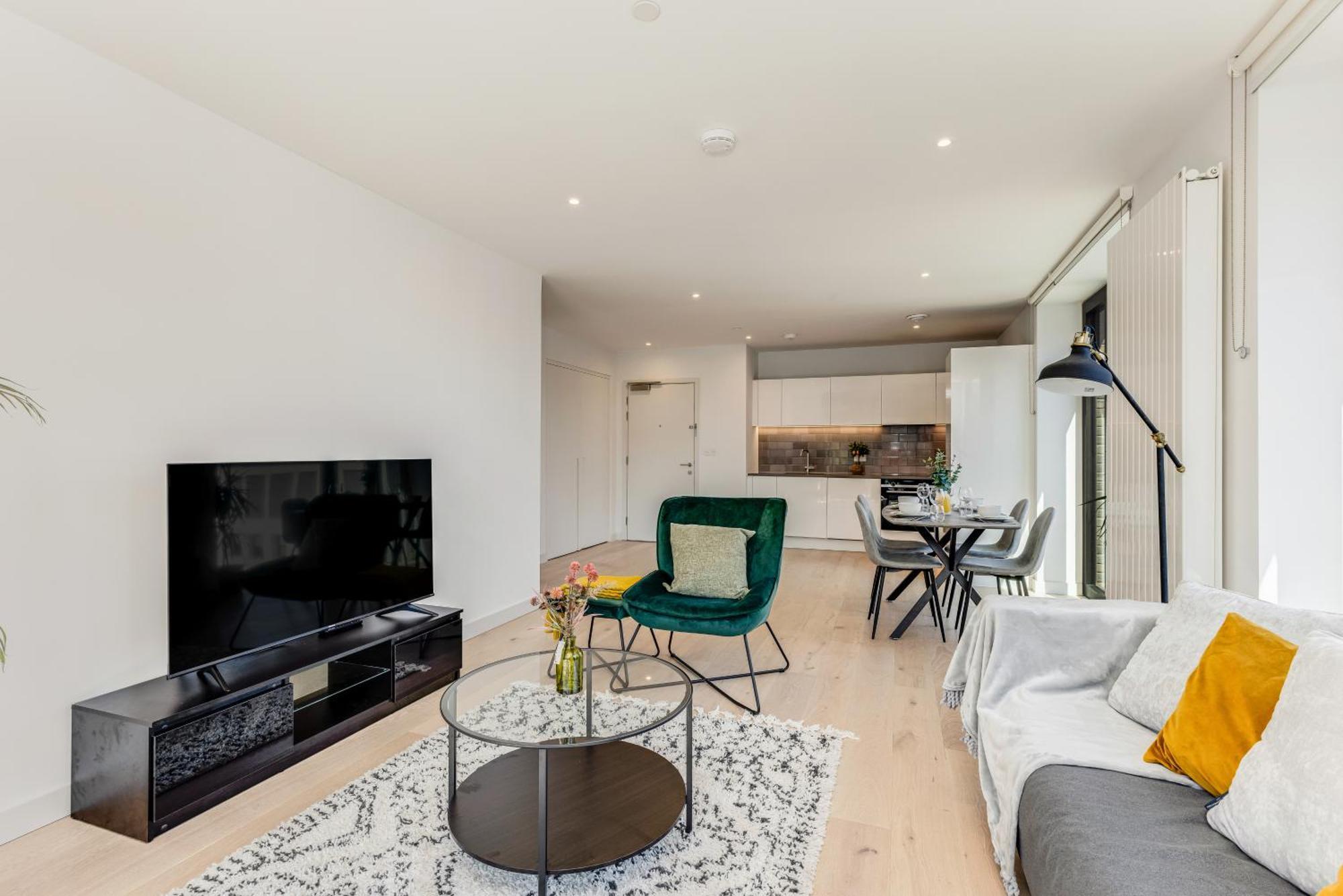 Khayat Homes - The Riverre - Luxury 2 Bed Apartment