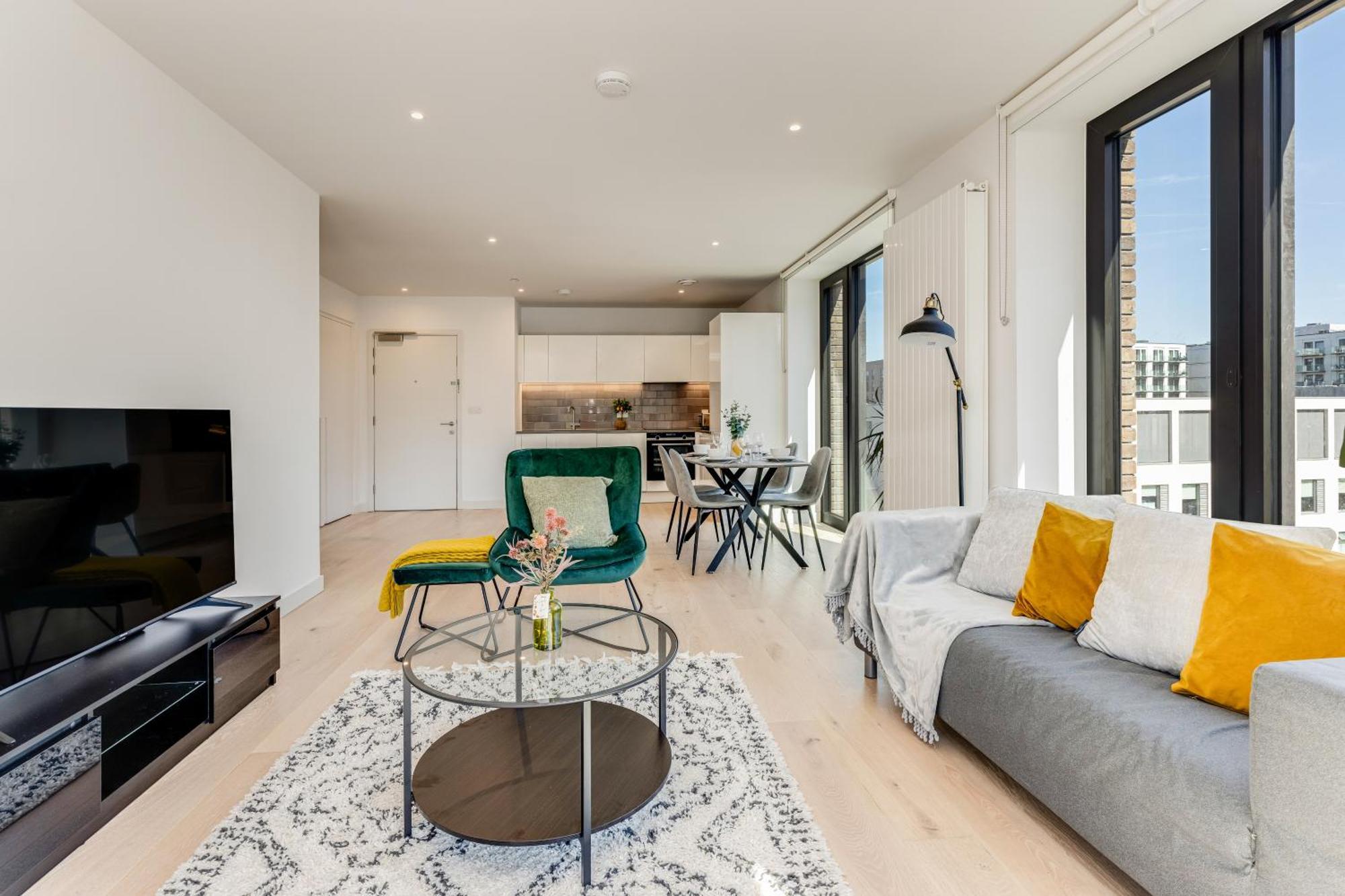 Khayat Homes - The Riverre - Luxury 2 Bed Apartment *
