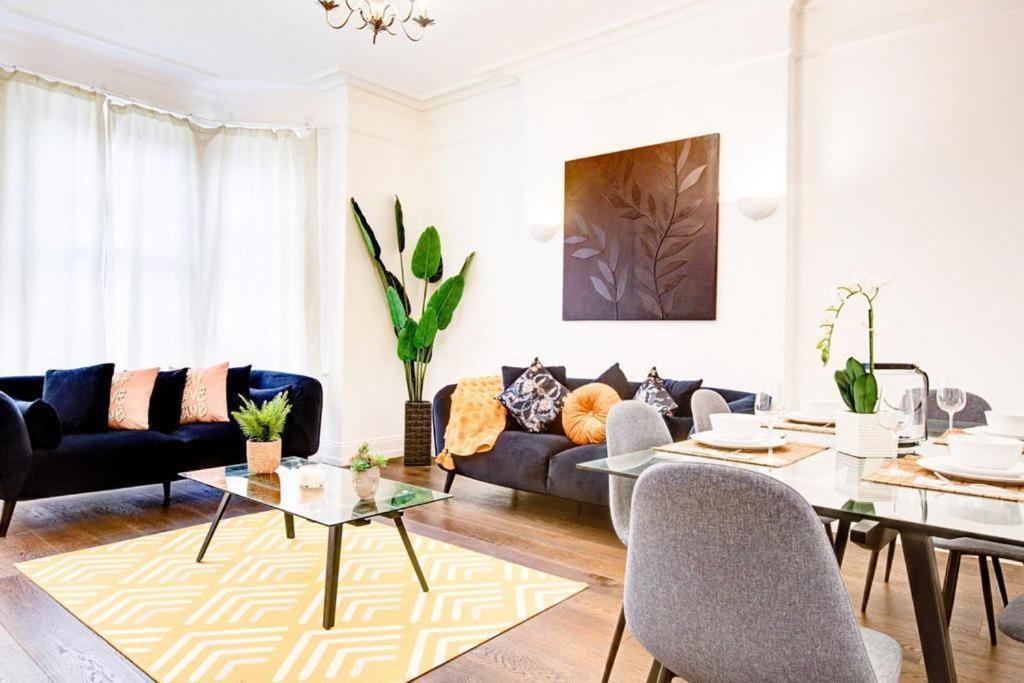 Villa Mayfair Four Bedroom *