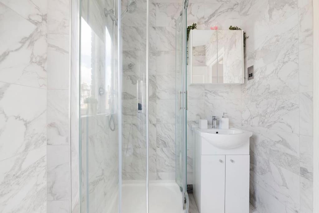 Modern And Airy Belgravia Living London