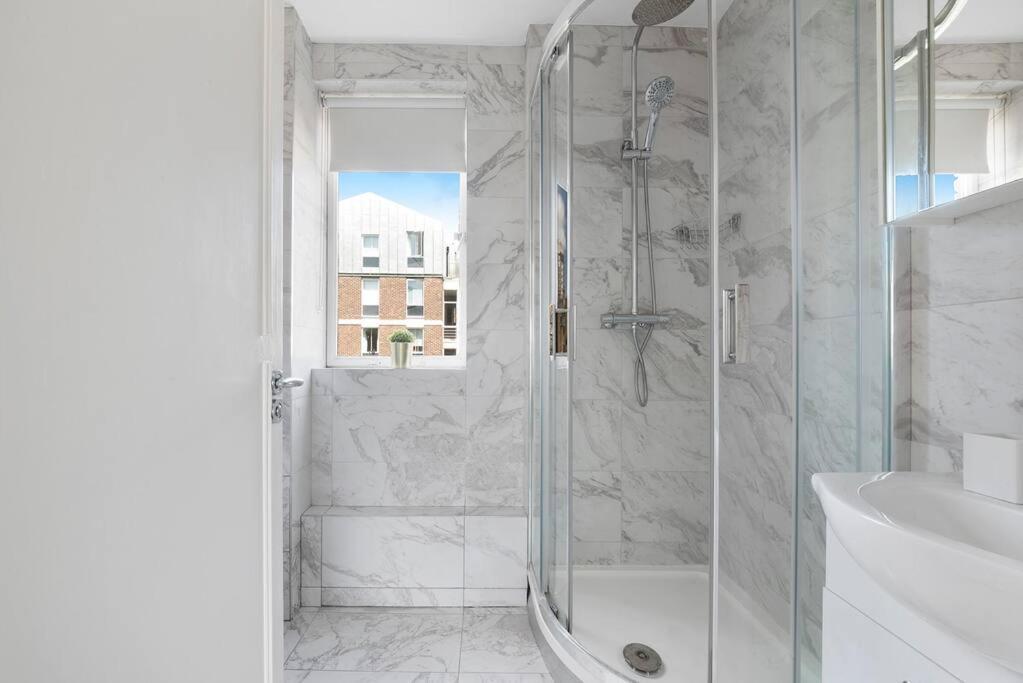 Modern And Airy Belgravia Living London