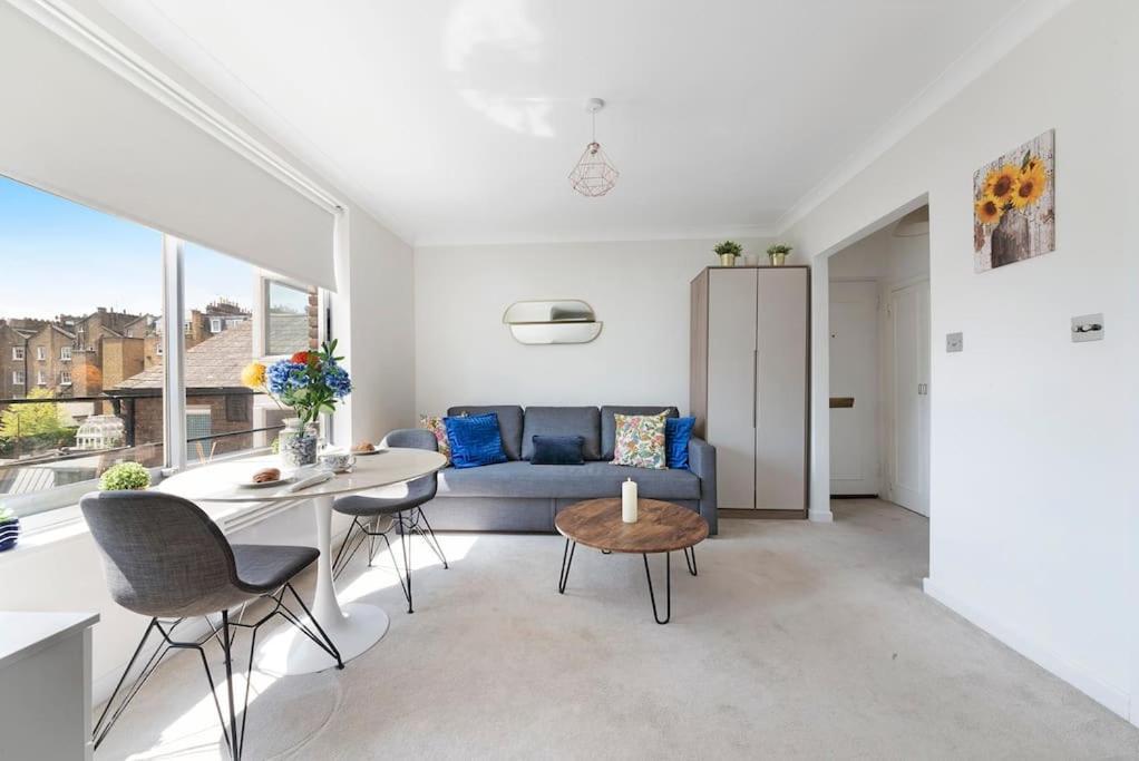 Modern And Airy Belgravia Living