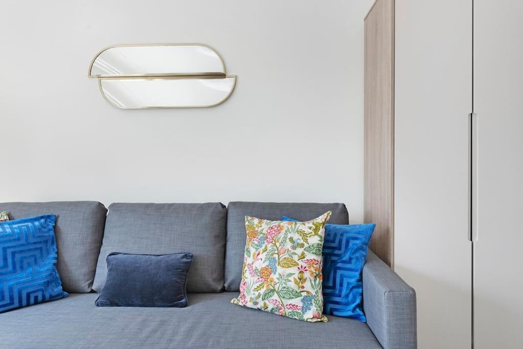 Modern And Airy Belgravia Living Apartment London