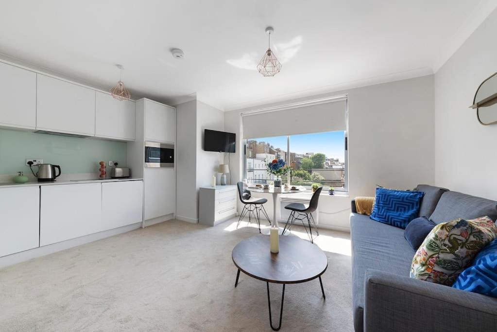Modern And Airy Belgravia Living * London