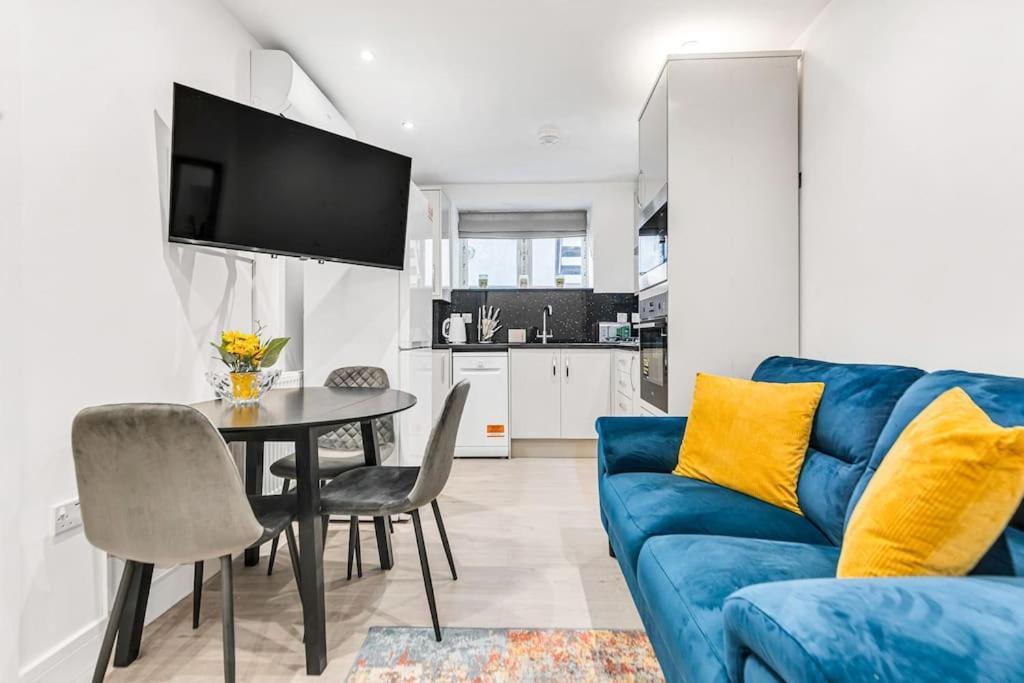 Luxstay Holland Park With Ac Appartement