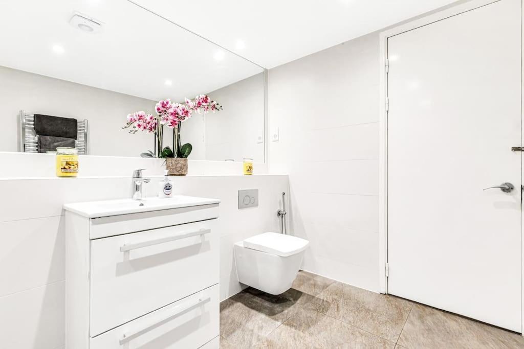 Leilighet Luxaway In Earls Court - Sleeps Up To 10 London
