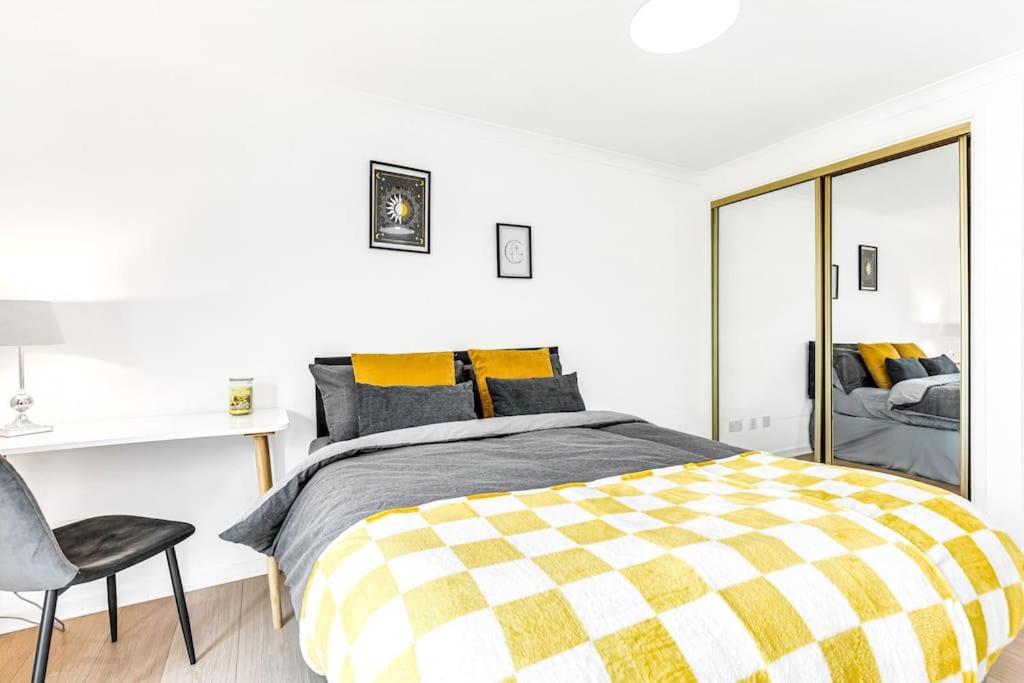 Leilighet Luxaway In Earls Court - Sleeps Up To 10 *