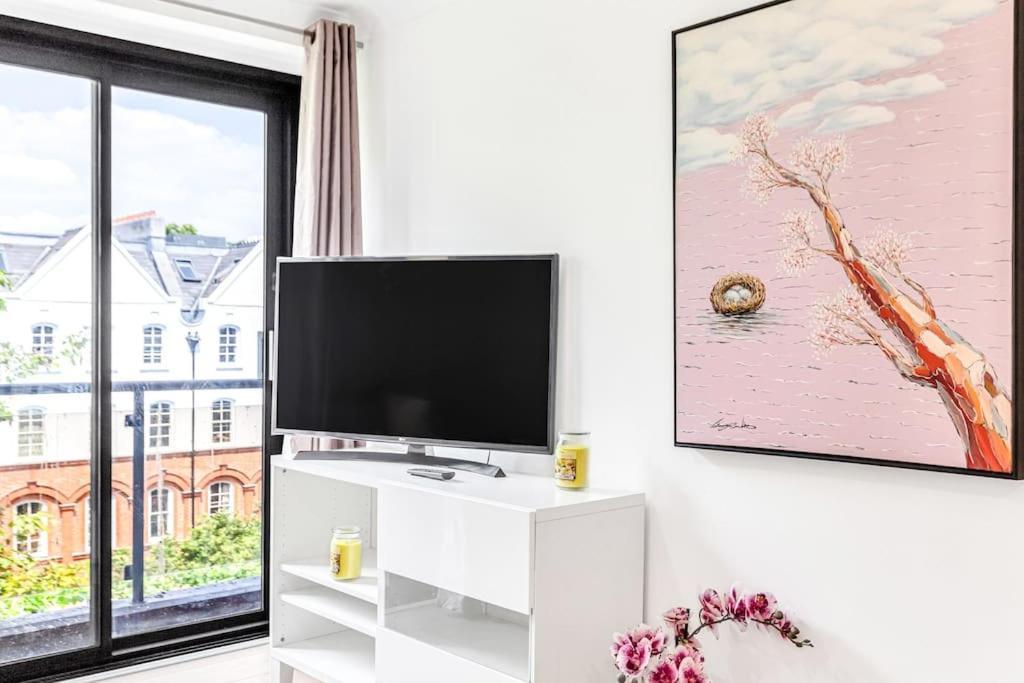 Luxaway In Earls Court - Sleeps Up To 10 Leilighet London