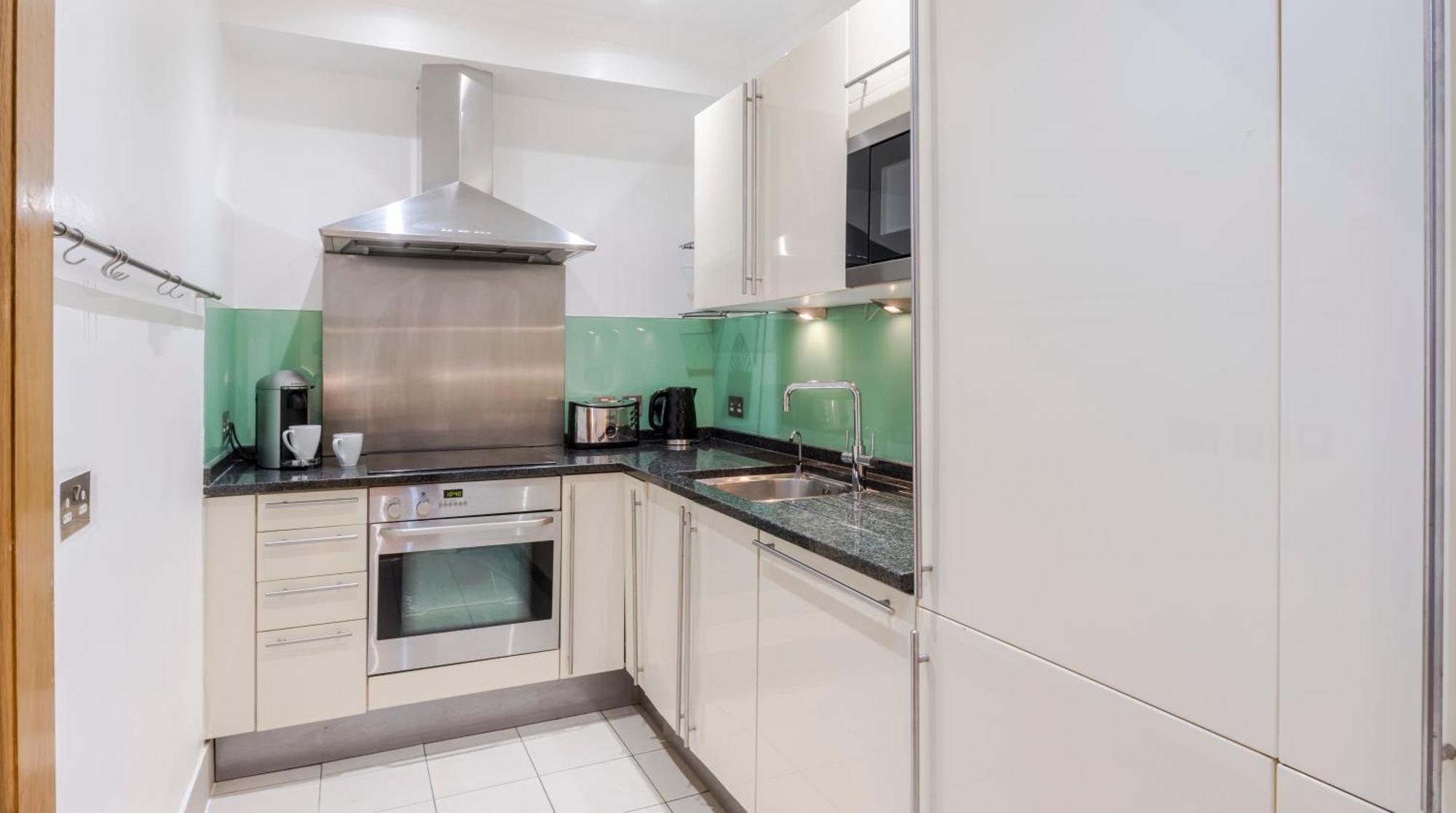 Lovely 2-bed House In Knightsbridge Feriehus London