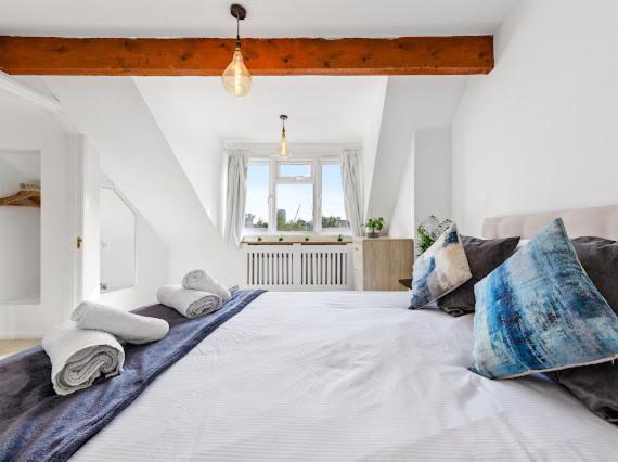 Imperial Wharf Chelsea 3 Bedroom London