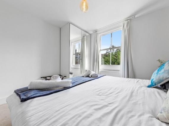 Imperial Wharf Chelsea 3 Bedroom * London