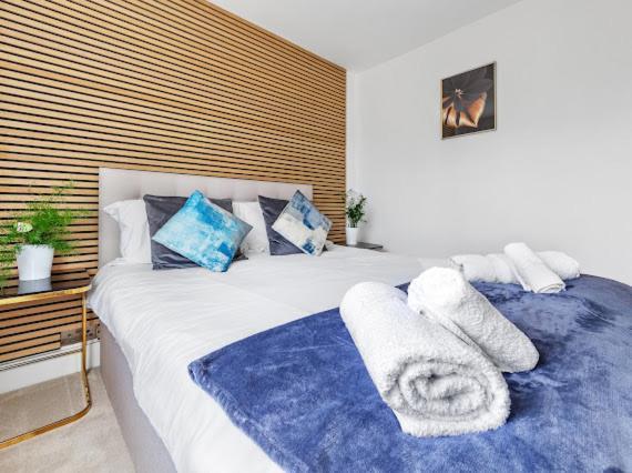 Apartment Imperial Wharf Chelsea 3 Bedroom *