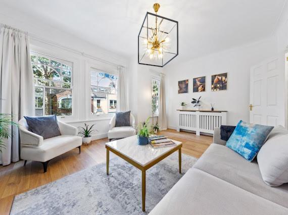 Imperial Wharf Chelsea 3 Bedroom *