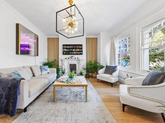 Imperial Wharf Chelsea 3 Bedroom Apartment *